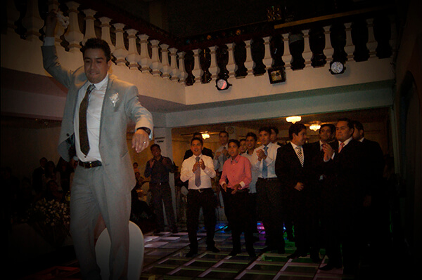 fotografia de boda novios bailando