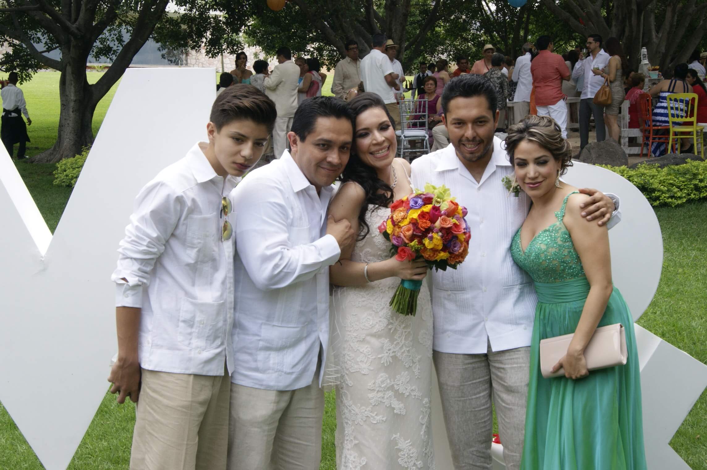 fotografia de sesion de fotos de boda al aire libre